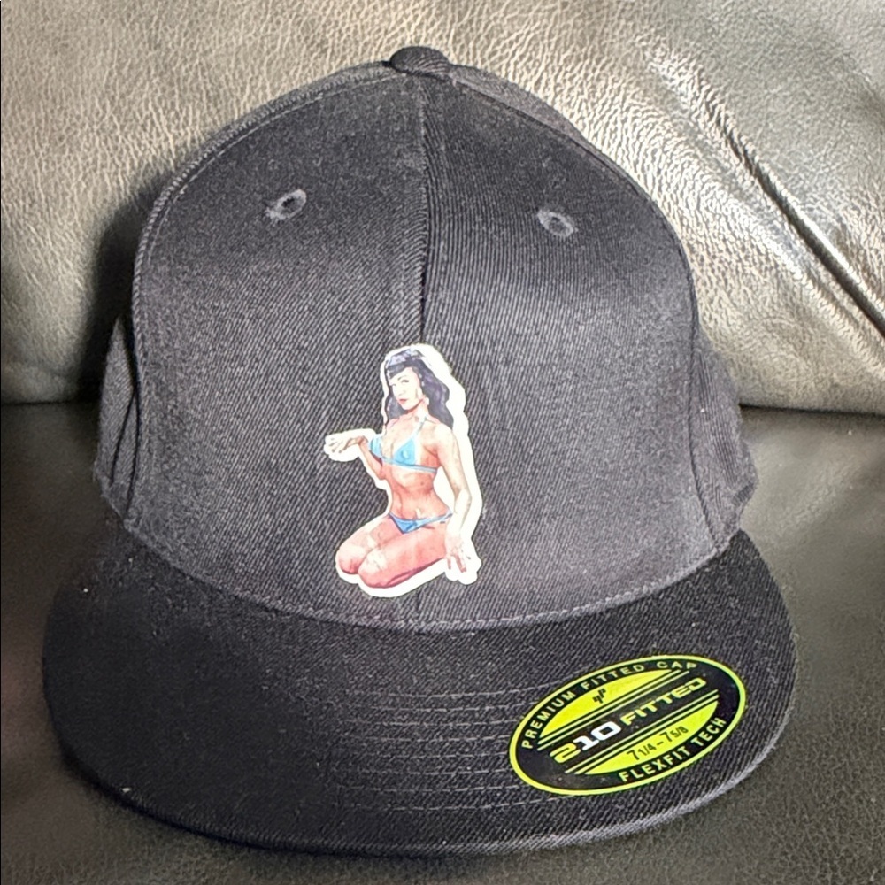 Black Fitted Cap with Graphic Design size 7 1/4- 7 5/8